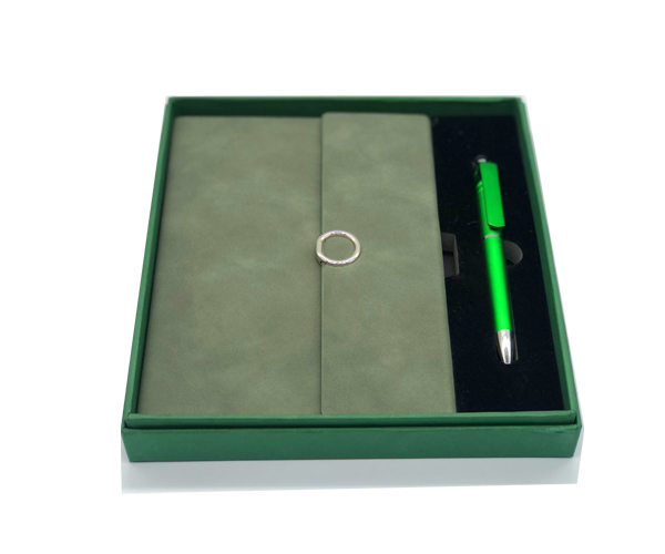 COFFRET BLOC NOTE + STYLO VERT PERSONALISABLE