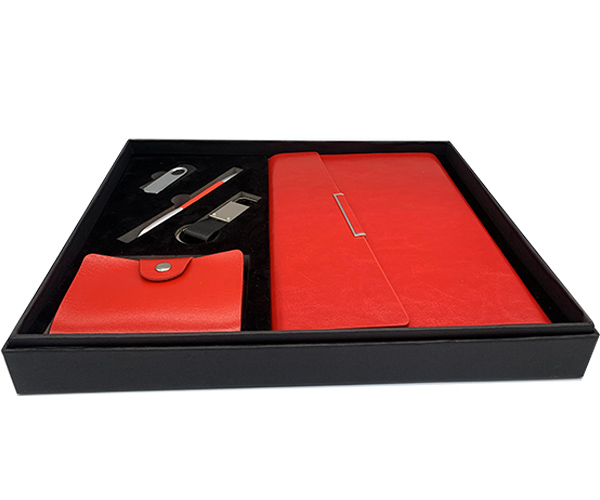 COFFRET ROUGE BLOC NOTE+STYLO+PORTE CARTE DE VISITE +PORTE CLE + CLE USB  PERSONNALISABLE