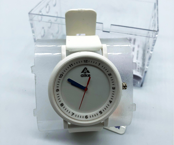 MONTRE AIKE (COULEUR BLANC)